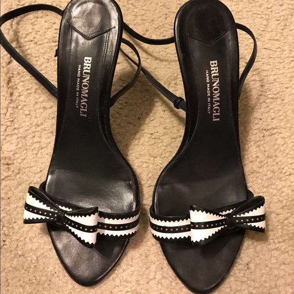 💞Bruno Magli💖🎀Ribbon Bow Open Toe 9.5 - Picture 1 of 6